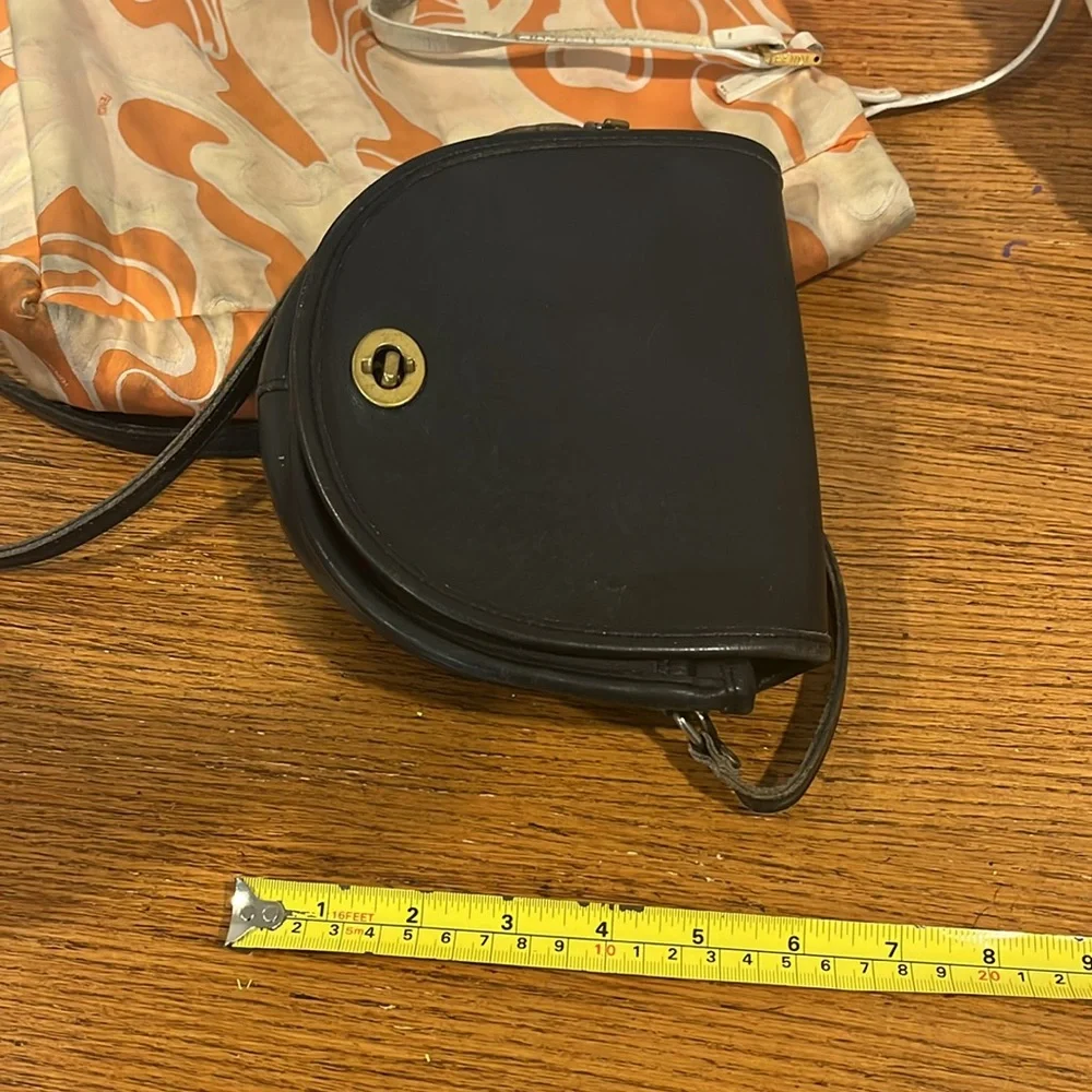 Vintage Coach Black Leather Crossbody Shoulder Bag - Picture 12 of 12